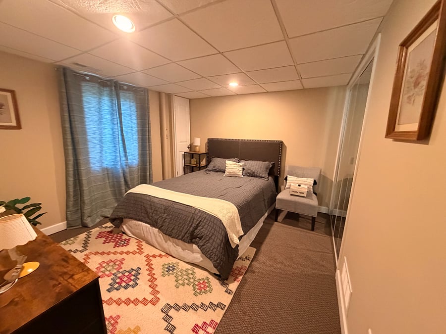 ONE bed listing bedroom. Smaller room of TWO bed listing. 