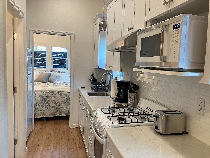 Furnished Finder property 341675_1 photo 3