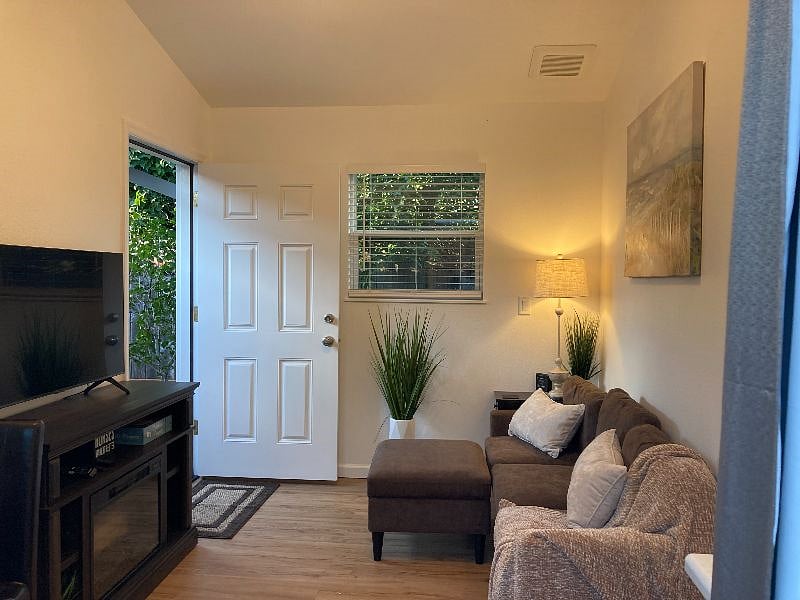 Furnished Finder property 341675_1 photo 6