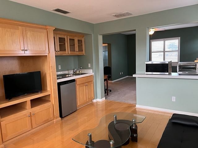 Furnished Finder property 341853_1 photo 3