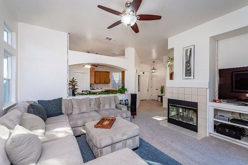 Furnished Finder property 342256_1 photo 3