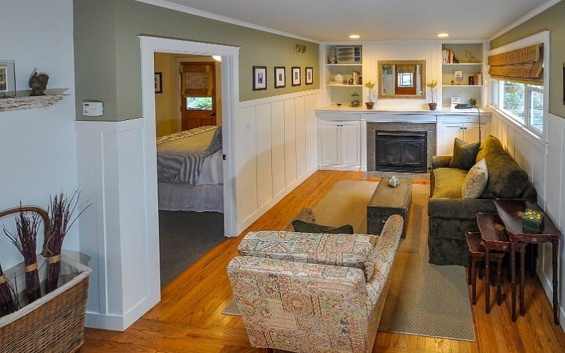 Cozy Sitting Room w/ Gas Fireplace