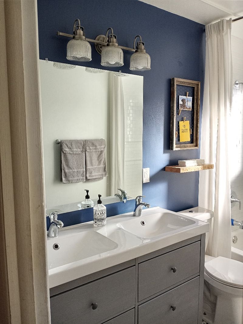 Bathroom with double sink vanity