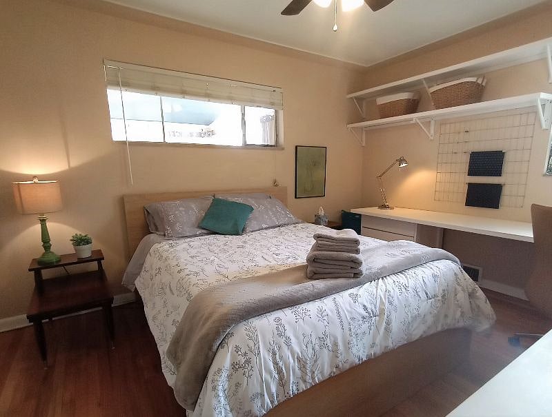 Bedroom 2: Queen Bed