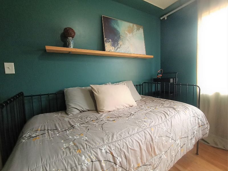Bedroom 3: Twin Bed