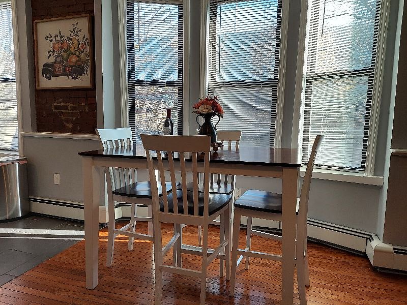 Dining area (additional seating/expanded table available)