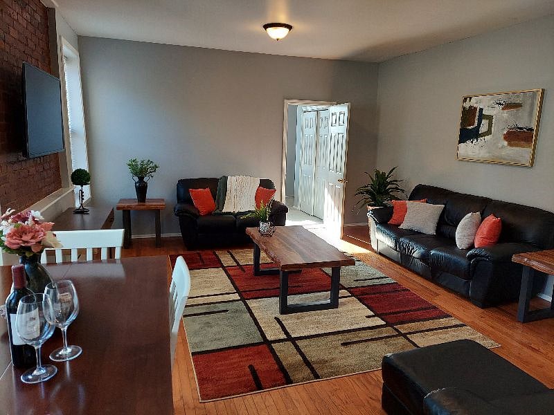 Spacious apartment right by Wooster Square!