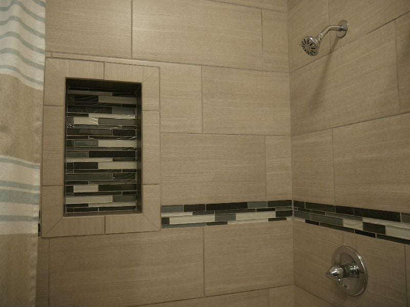 Shower and tub with modern construction