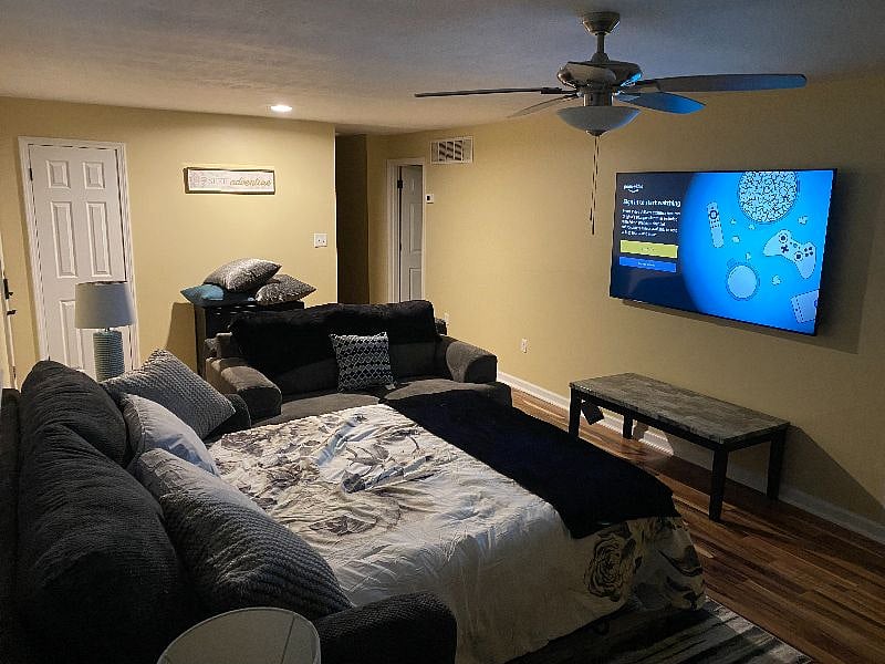 NIGHT VIEW LIVING ROOM