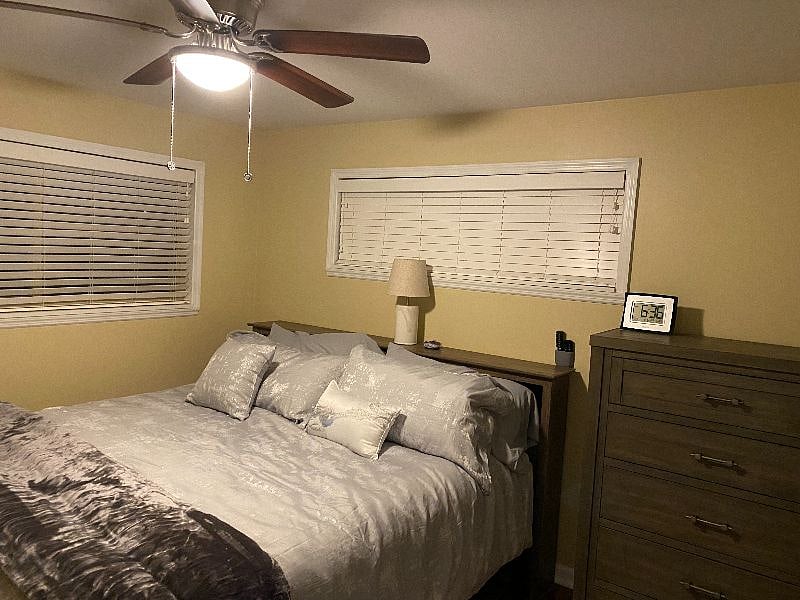 SECOND BEDROOM KING SIZE RETRACTABLE BED