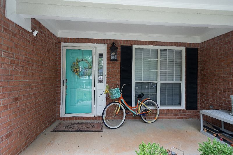 Simply leave your bike at the front door and it's there for your next nature exploring adventure.