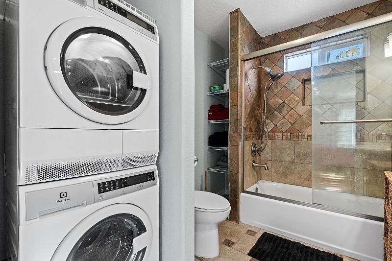 The washer dryer is quiet and efficient for small loads of laundry.