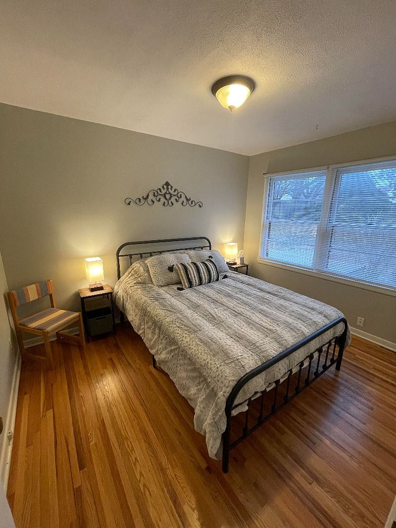Third bedroom with queen bed