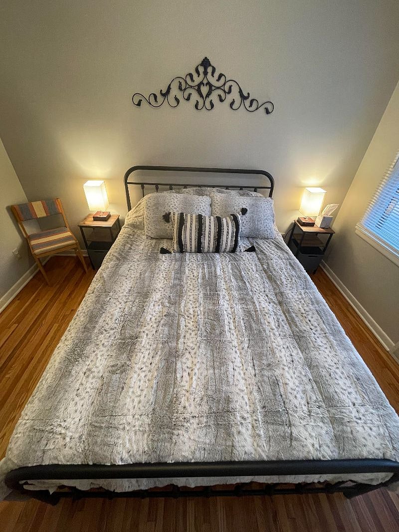 Third bedroom with queen bed