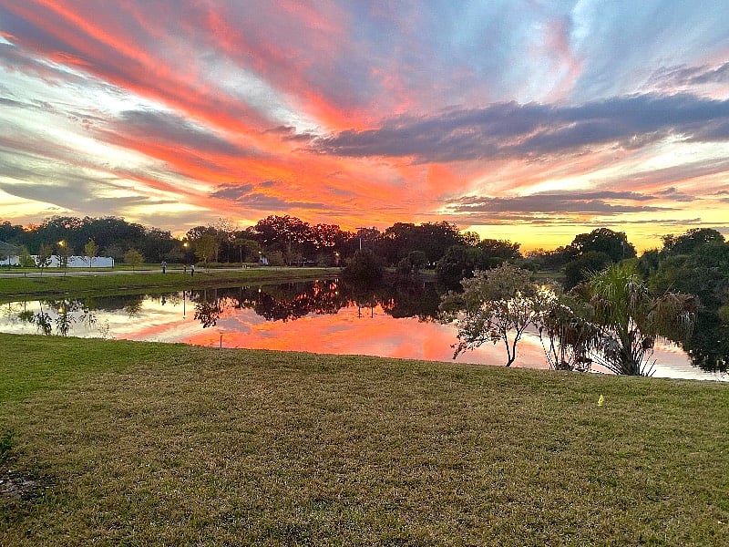 Beautiful Lake side daily sunsets 