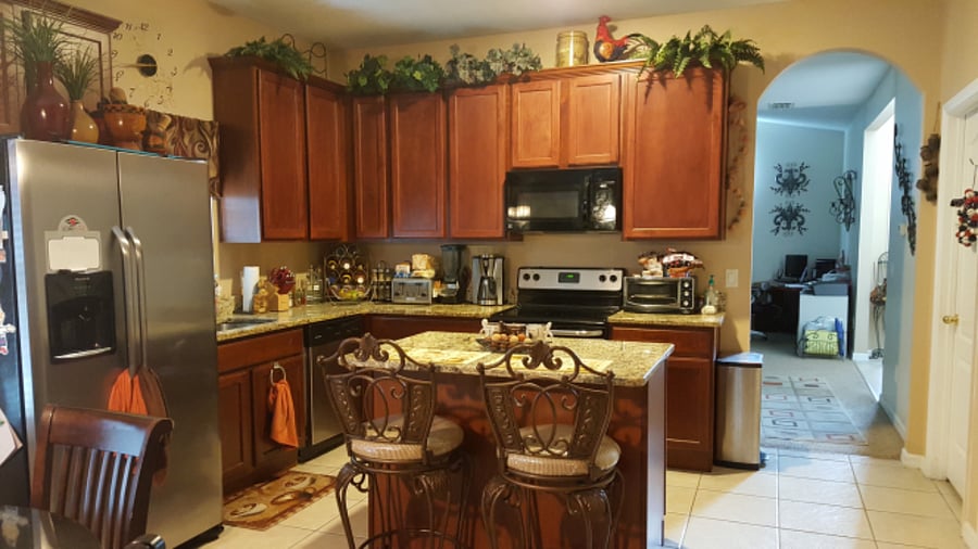 Shared kitchen, instant pot, air fryer, coffee maker, blender, bullet, toaster, food processor
