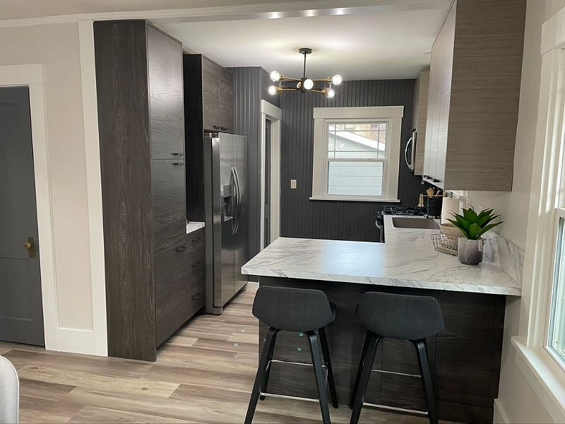 Loads of cabinet space and full size refridgerator