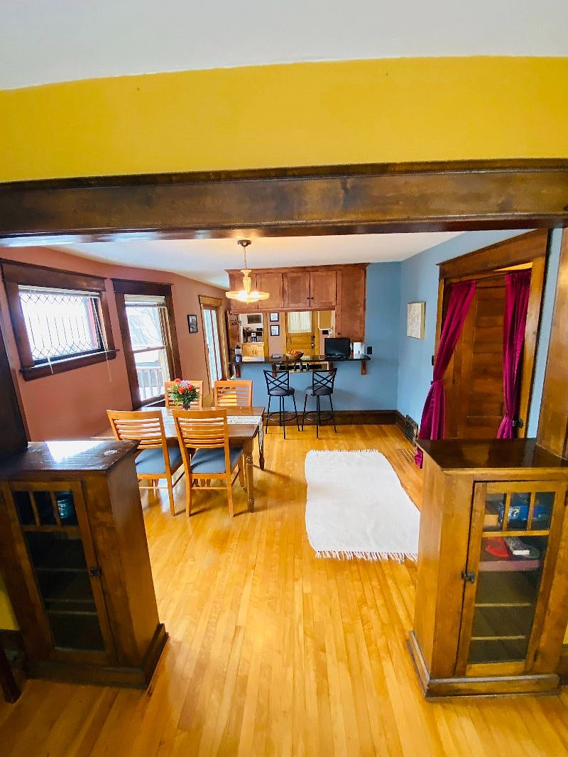 Take your pick - dinner at the dining room table or the buffet countertop