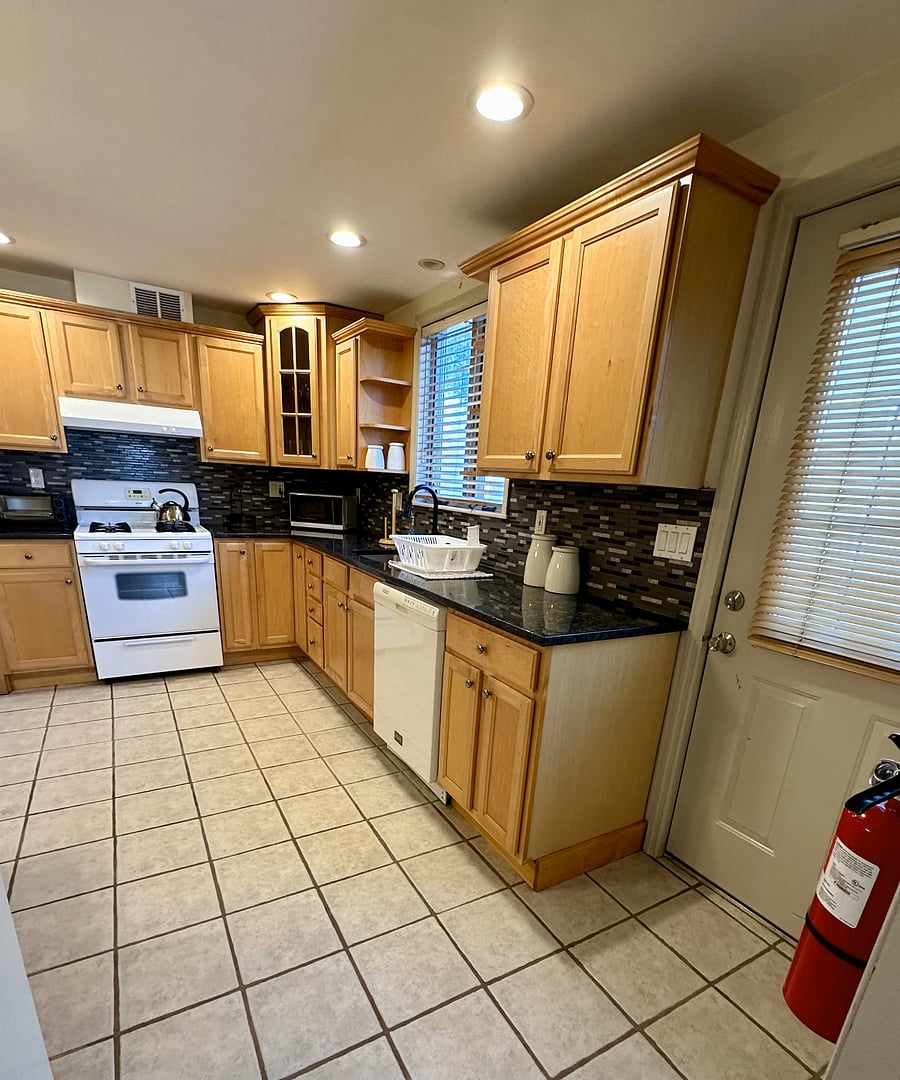 Furnished Finder property 345130_1 photo 5