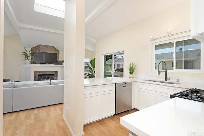 Furnished Finder property 345169_3 photo 5