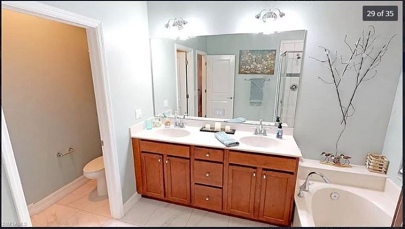 Dual sinks in Master Bath