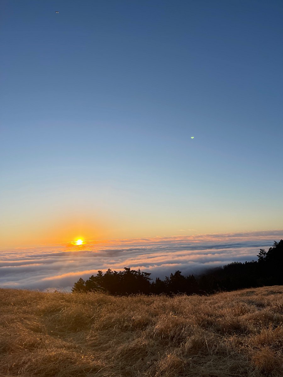 Take a 15-20 minute drive south and watch the sunset from Mount Tamalpais.