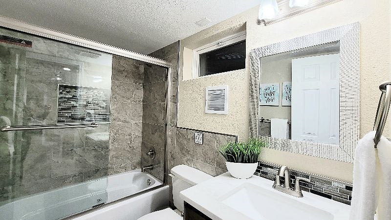 Private Mother-In-Law Suite: Full Bathroom