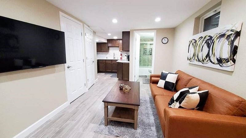 Private Mother-In-Law Suite: Living Room