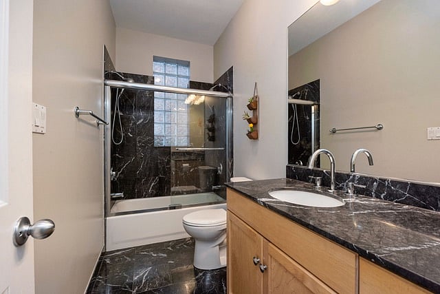 Master bathroom in suite