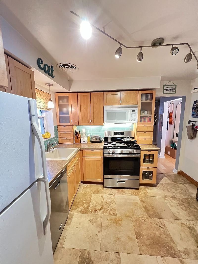 Furnished Finder property 345414_1 photo 3
