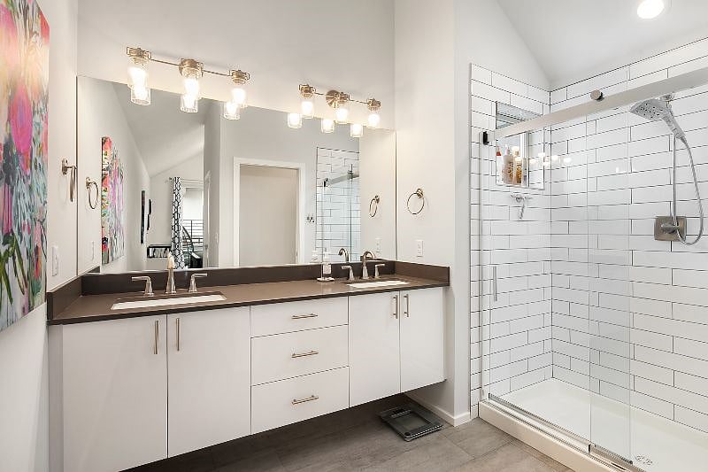 En Suite Bathroom - Primary bedroom - 3rd Floor