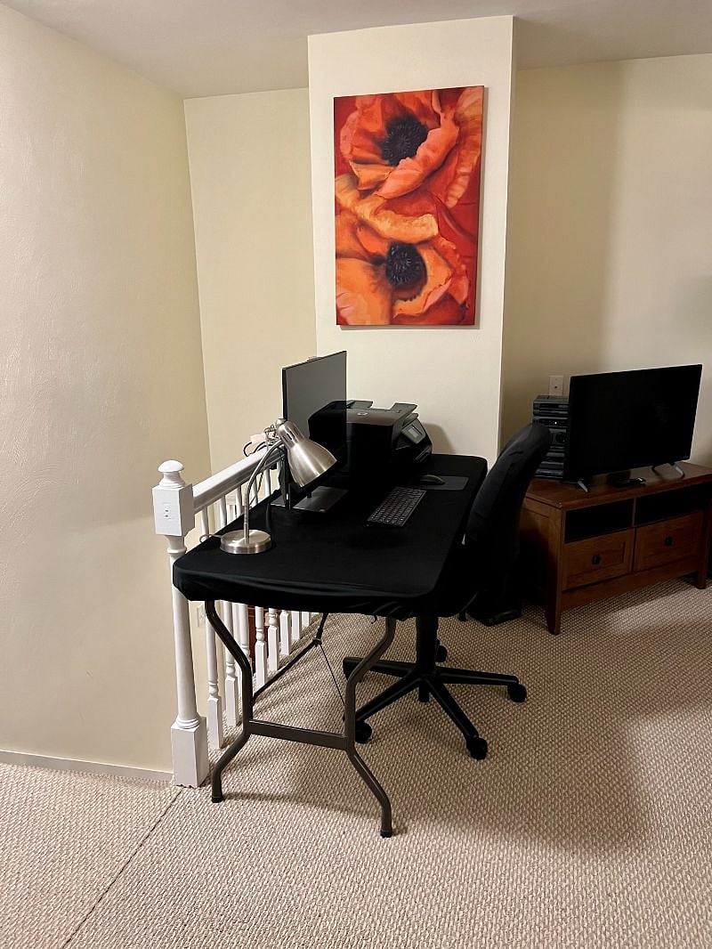 Desk and chair provided.
**Computer and printer not provided (these belonged to tenant).