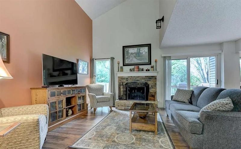 Furnished Finder property 345619_1 photo 2