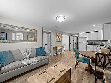 Furnished Finder property 345834_3 photo 19