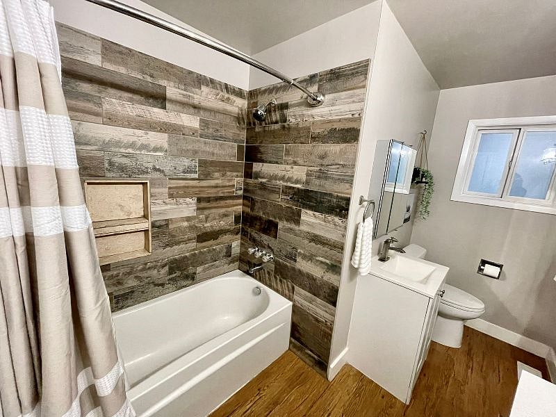Main Bathroom
View video walk through here:
https://youtu.be/dNdPRkJrlbo