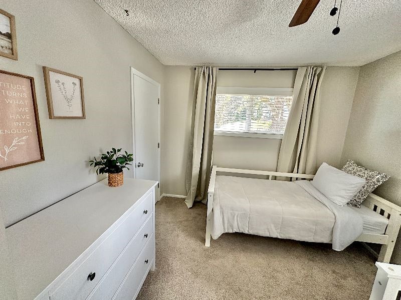 Third bedroom with 2 twin beds.