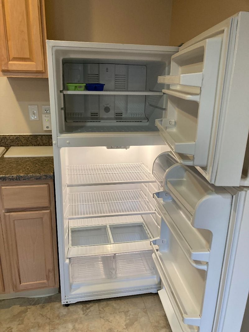 Full-sized refrigerator, clean