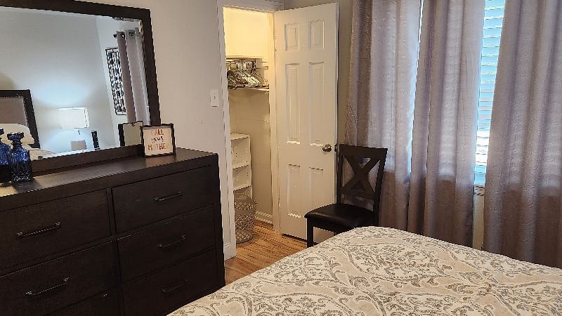 2nd king bedroom showing lighted closet