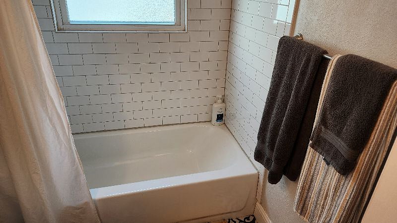 standard bathtub