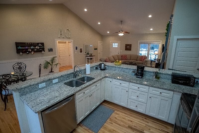 Furnished Finder property 346306_1 photo 15