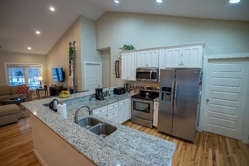 Furnished Finder property 346306_1 photo 16