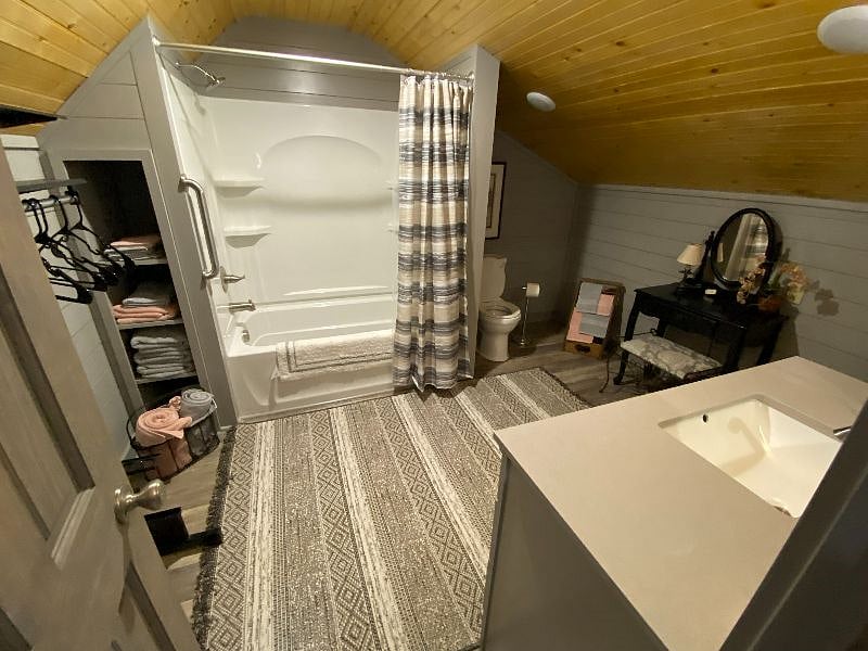 Master full bath upstairs 
