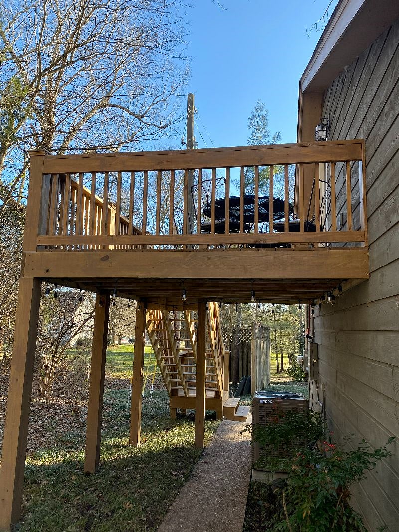 Deck off front entrance 