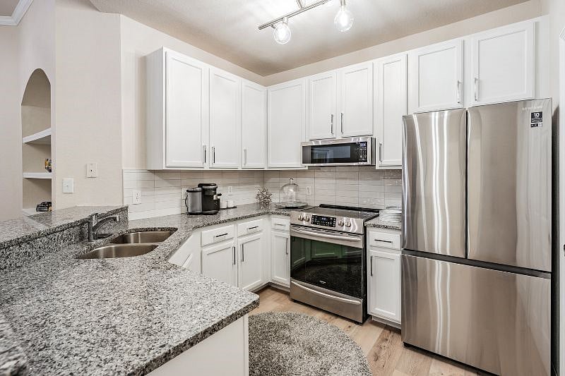 Furnished Finder property 346319_1 photo 15