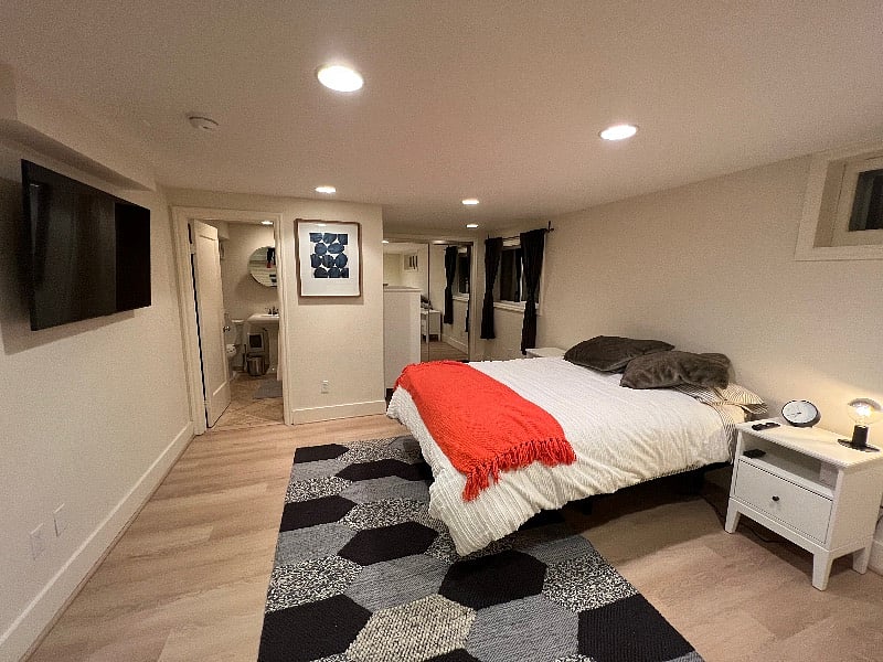 Queen bed
