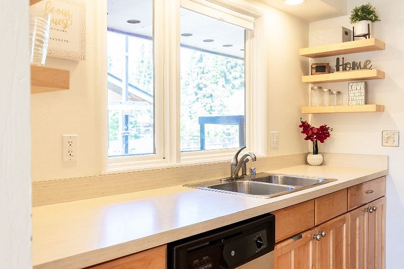 Furnished Finder property 346776_1 photo 9
