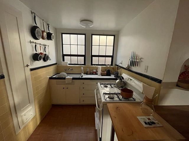 Furnished Finder property 347027_1 photo 4
