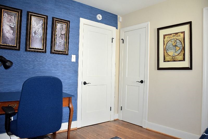 Office nook in 3rd bedroom 