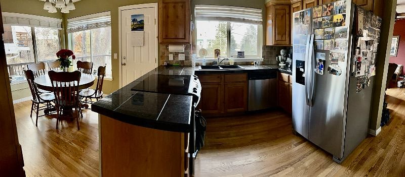 Wide angle view of kittchen