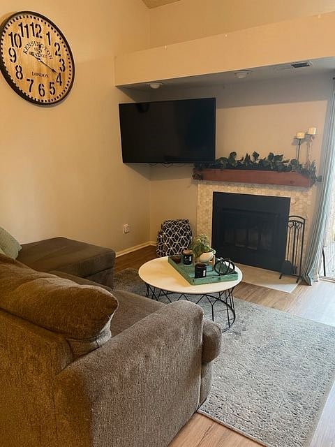 Furnished Finder property 347444_1 photo 3